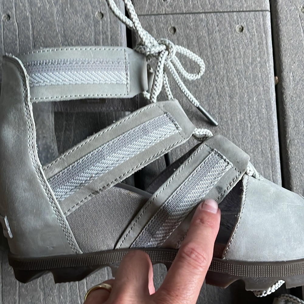 Sorel Joanie II Lace Webbing Wedge Sandals – Open Toe Cutout Heel • Size 10 - Picture 4 of 13